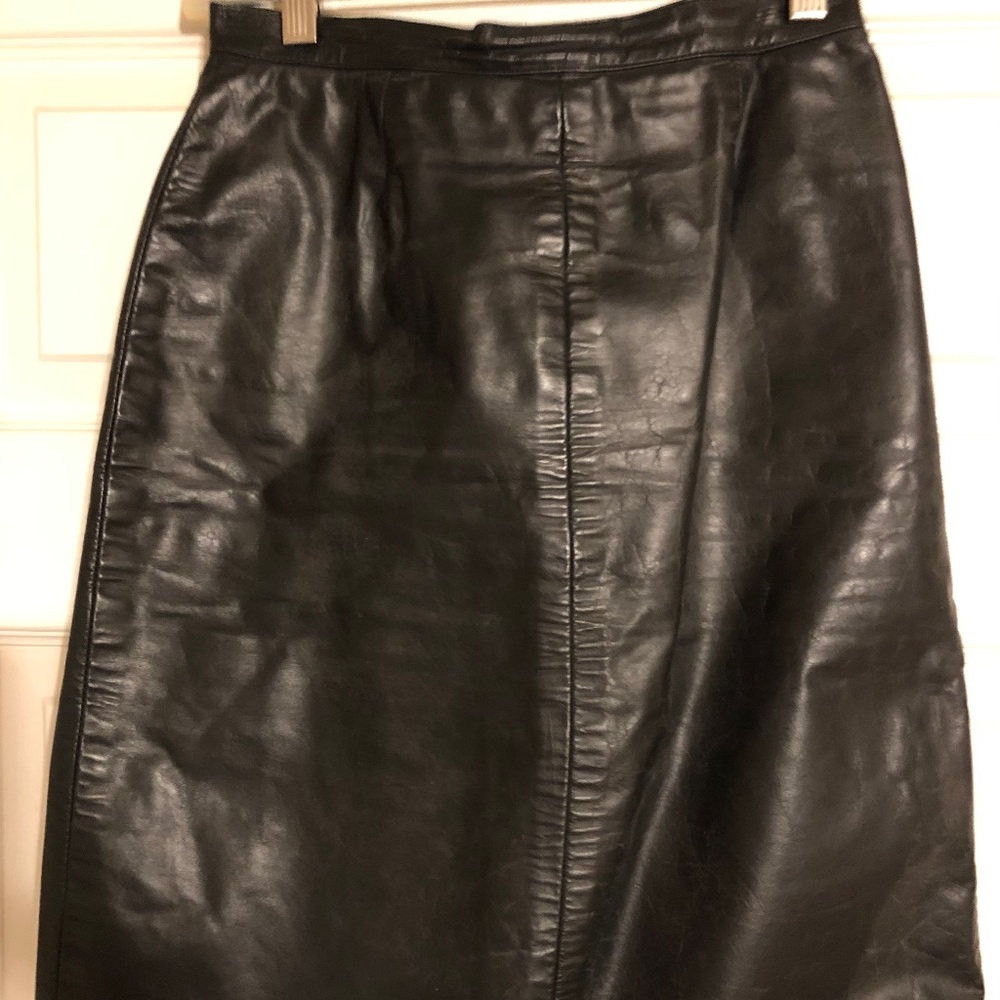 Vintage black leather pencil skirt, size 7/8